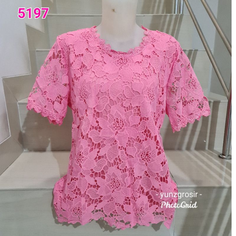 Blouse Brukat Putih, Hitam, Warna Tangan Pendek Import Size XL, 2XL, 3XL-5197 Pink