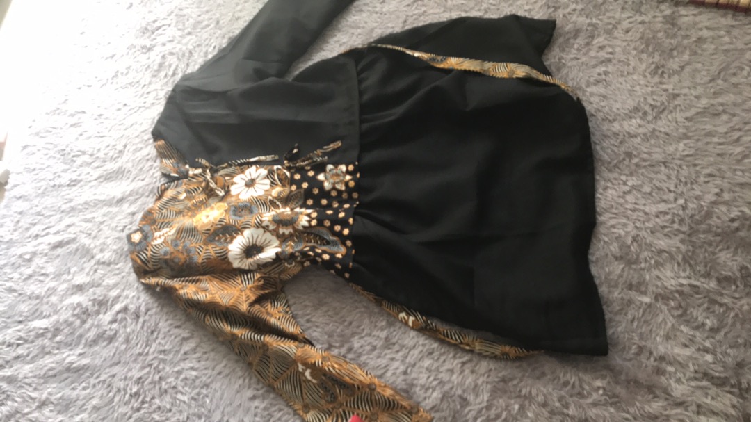 Atasan Batik Wanita Kembang Pita Blouse