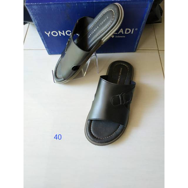 Sandal yongki size 40