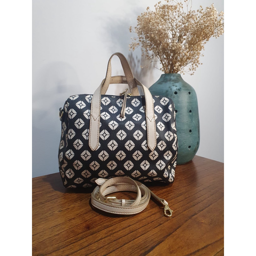 Preloved  Fossil Sydney Satchel Signature