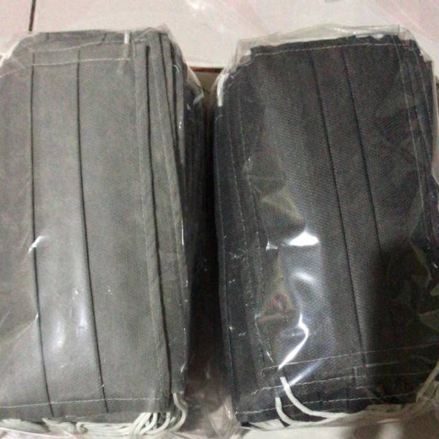 

Masker spunbond box khusus hitam 2ply