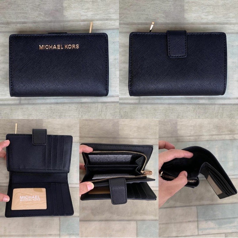 Dompet MK Jet Set Travel bifold Zip