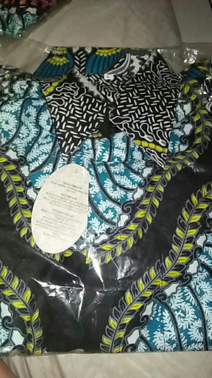 Kemeja Batik Pria Modern Lengan Panjang Motif Kembang Tulip