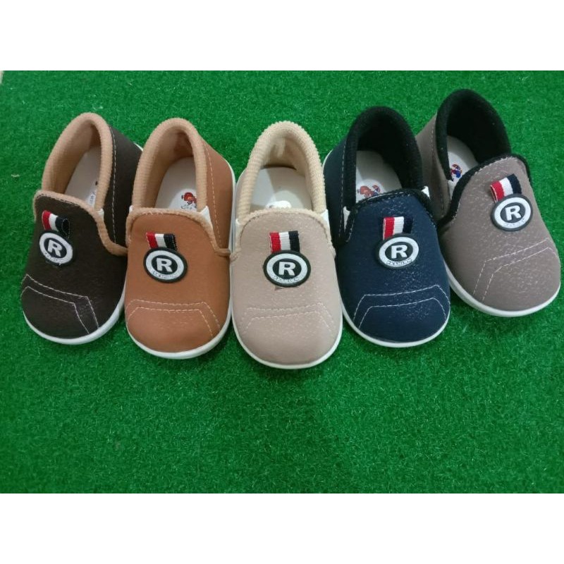 Sepatu Anak Laki Laki model R