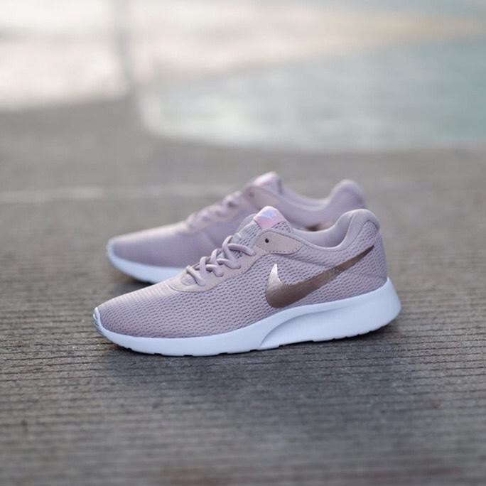 tanjun nike rose gold