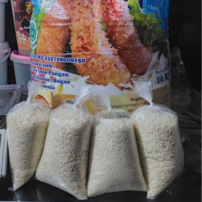 

TEPUNG ROTI PUTIH PANKO KRIUK BREAD KRUMBS TEPUNG PANIR KASAR REPACK 250GR