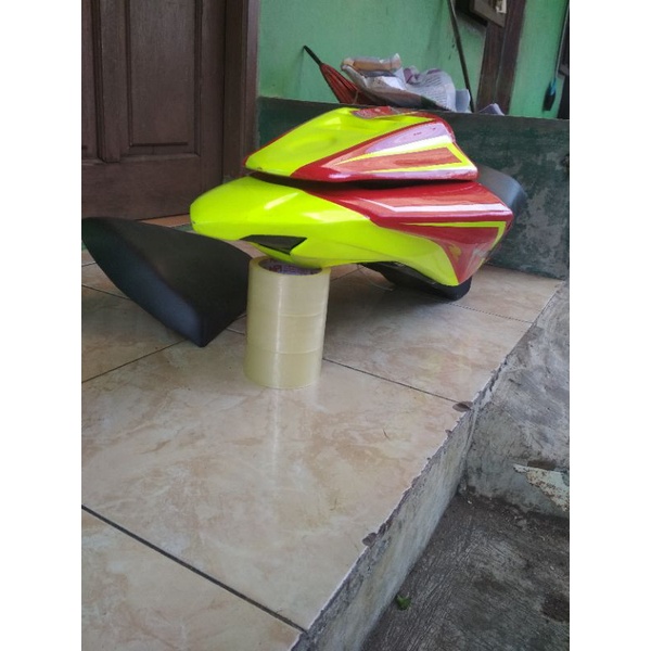 BODY BELAKANG YAMAHA VIXION NVL NVA BESIC R 25