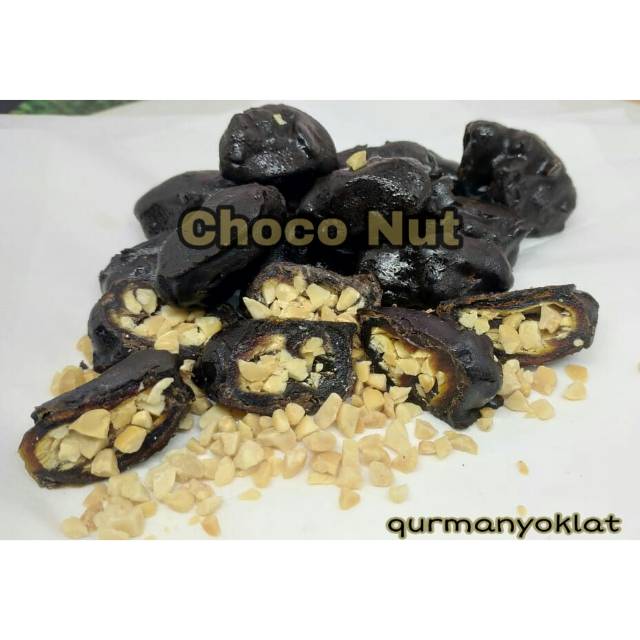 

Kurma coklat isi kacang