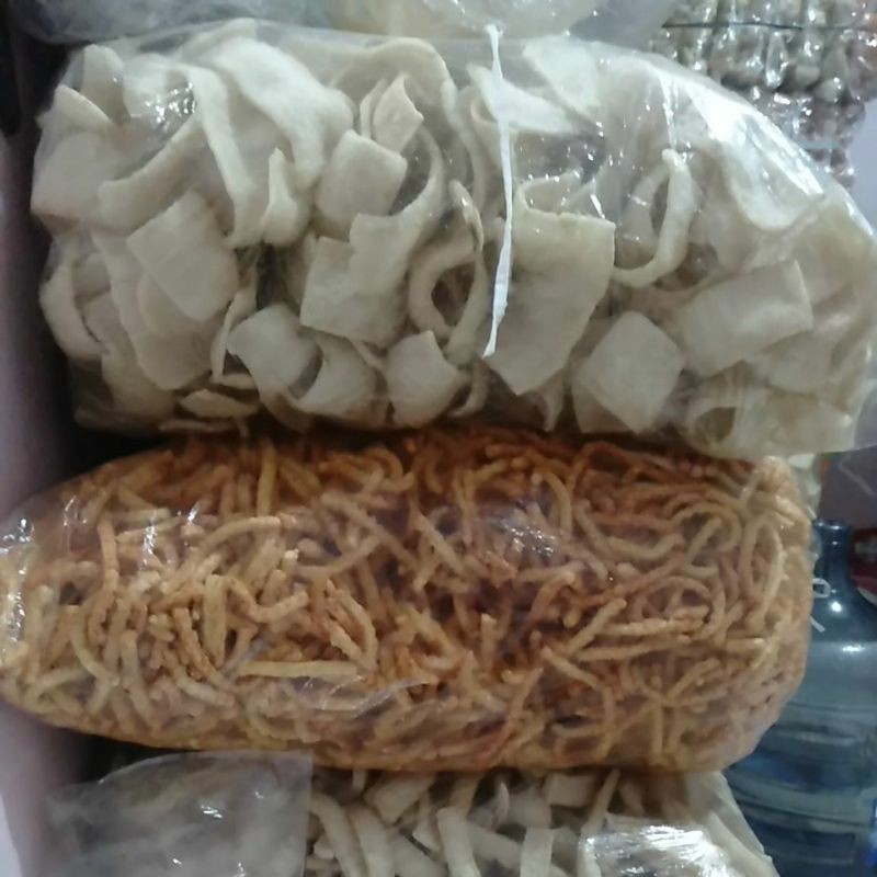 

Krupuk akar kelapa,genar kotak ,rambak panjang