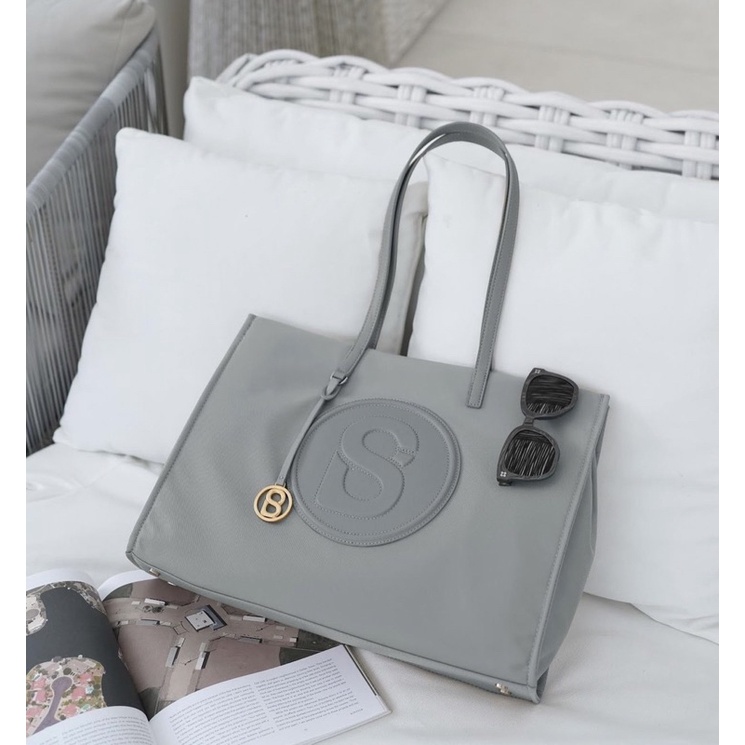 The Aaliya Nylon totebag