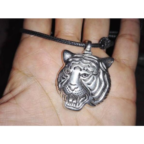 Bn31au22ˣ ‑ KALUNG Tali pria Liontin MACAN MAUNG