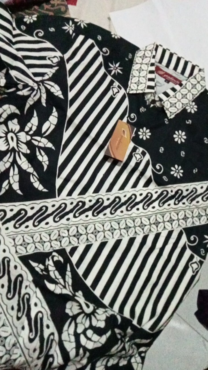 Pradawita Batik Kemeja Bumi Harja 1c-hitam