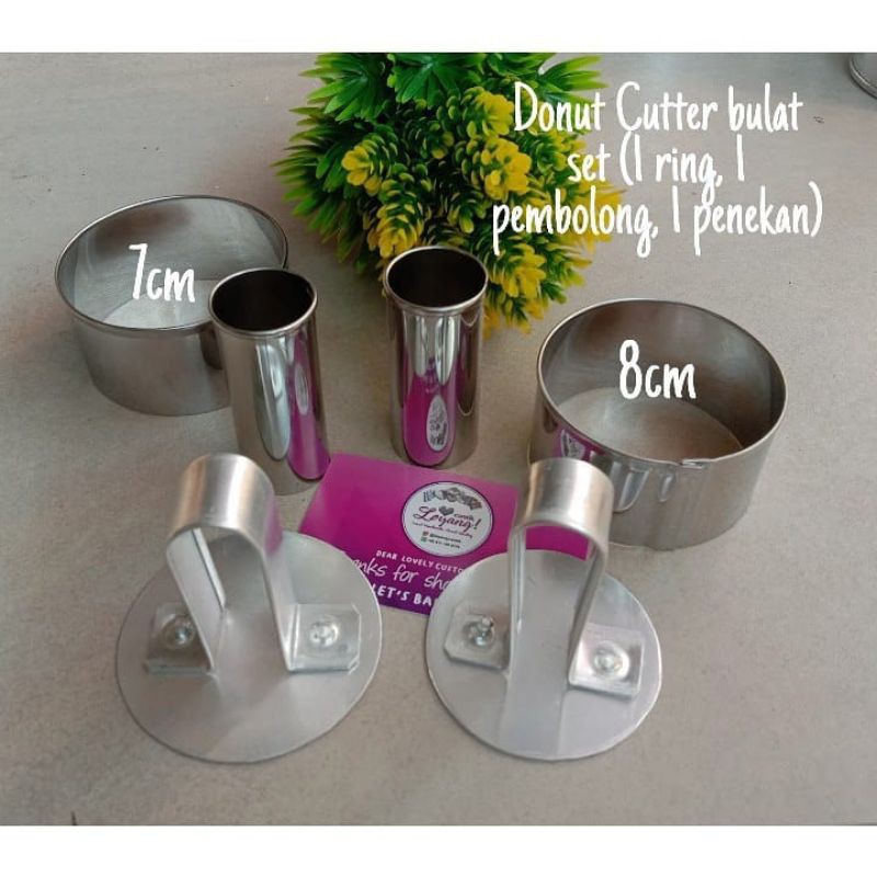 

Donat cutter set bulat