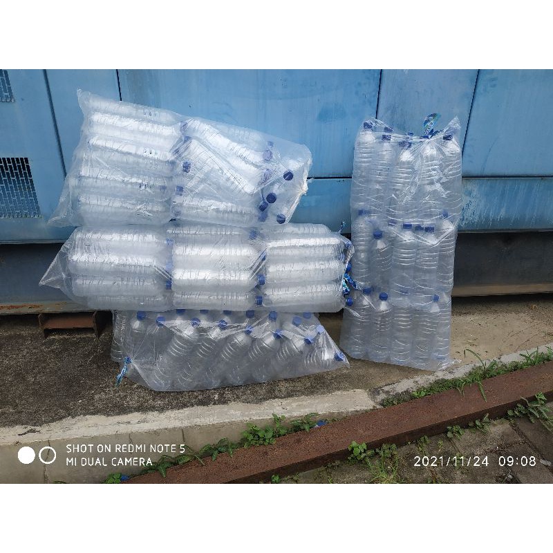 BOTOL BEKAS AQUA/VIT 1,5LT BERSIH COCOK BUAT TANAMAN DAN IKAN CUPANG TEMPAT LEM/AIR ACCU