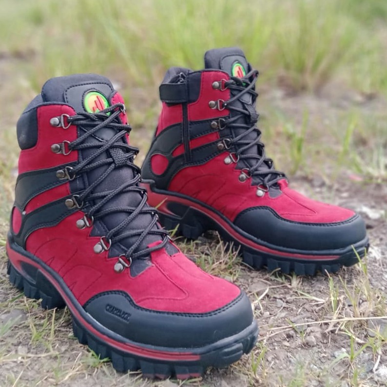 Sepatu Gunung Rafele Outdoor Hiking Kerja Lapangan Mendaki Terkece Anti Slif 7INC MERAH HITAM