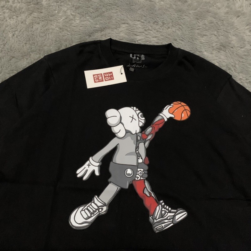 Kaos Tshir Uniqlo X Kaws Anatomy Dunk Fulltag &amp; Lebel