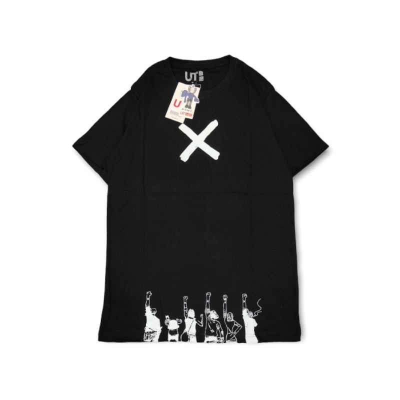 KAOS UNIQLO X KAWS X MICKEY MOUSE-K