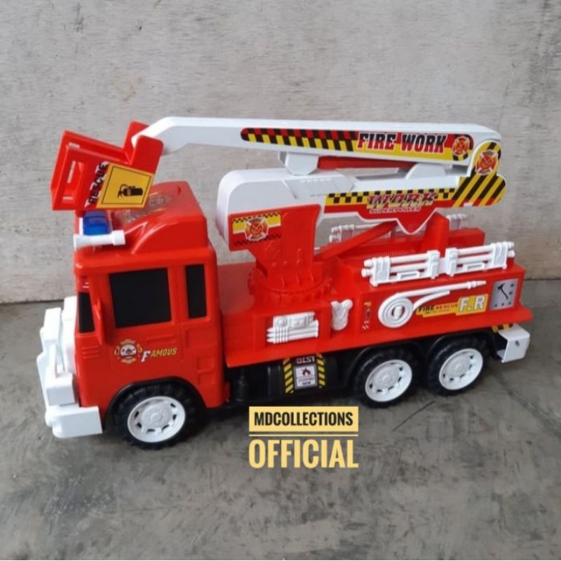 Truk Pemadam Kebakaran Ukuran Besar