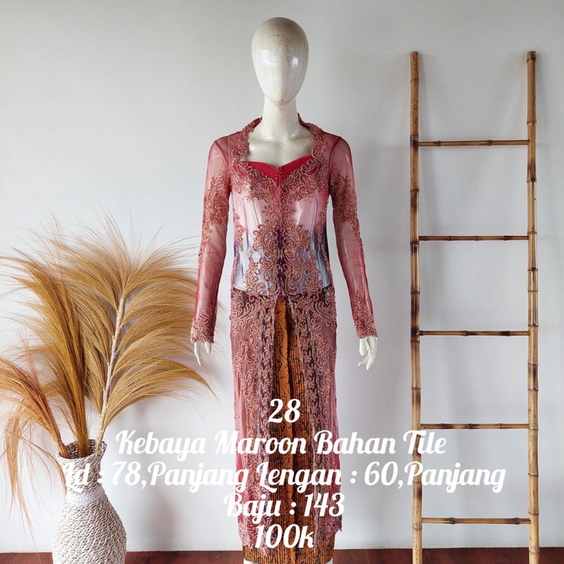 kebaya marun