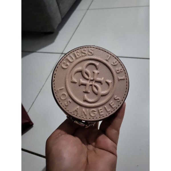 Preloved : Dompet Koin Guess Original