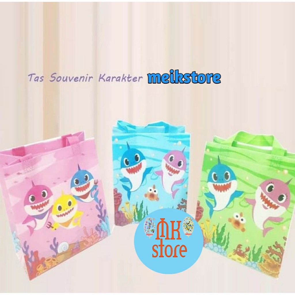 

Tas Souvenir Ulang Tahun Baby Shark / Goodie Bag / Tas Baby Shark-S