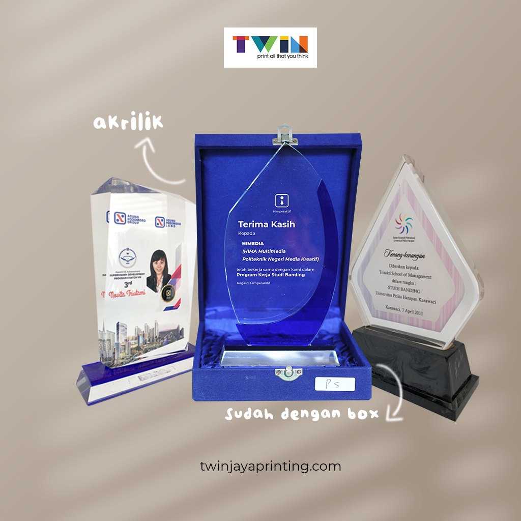 

TWIN ADVERTISING Plakat Akrilik BOX Beludru Penghargaan Wisuda Hadiah Piala Event Organizer