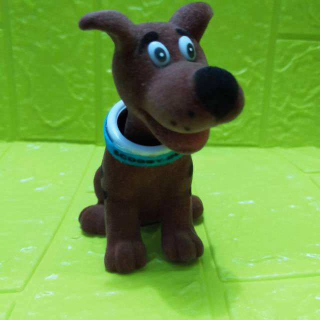 Boneka kepala goyang scooby doo