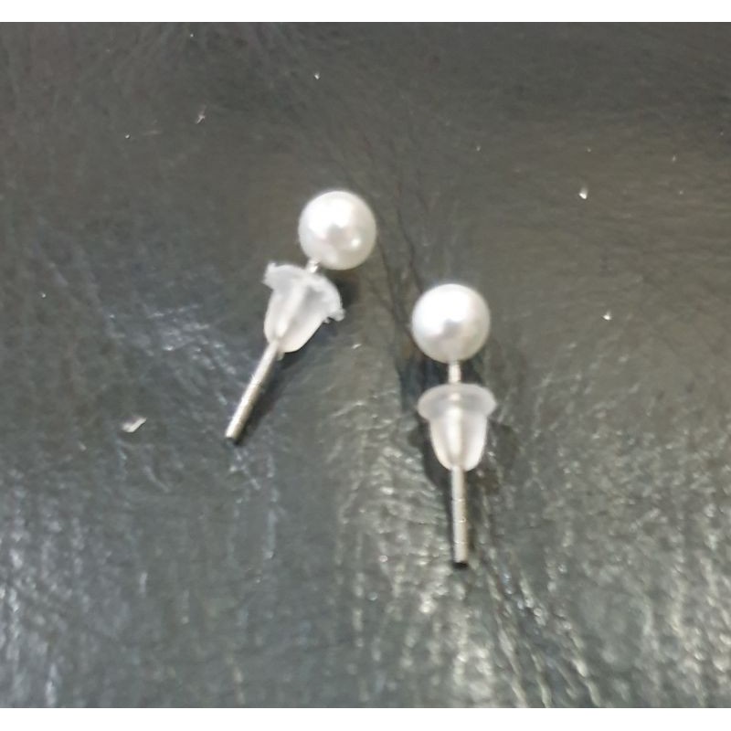 1 PASANG ANTING MUTIARA CANTIK