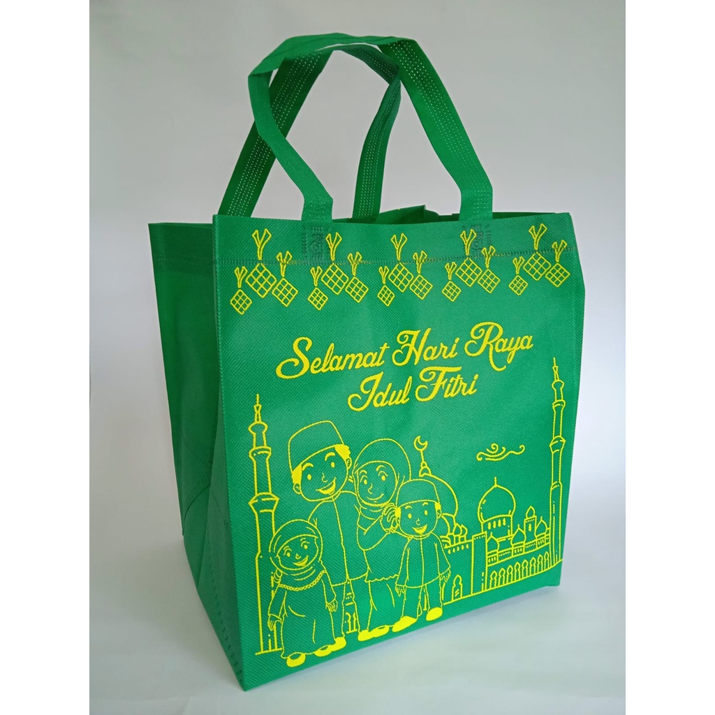 

GOODIE BAG SPUNBOND MOTIF LEBARAN UKURAN 27x24 isi 12