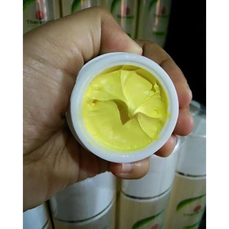 daily glow spf 30 / krim pagi dengan foundation