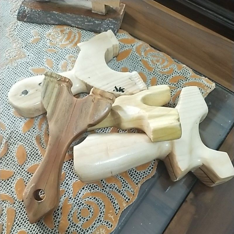 Ketapel Kayu Jati Belanda