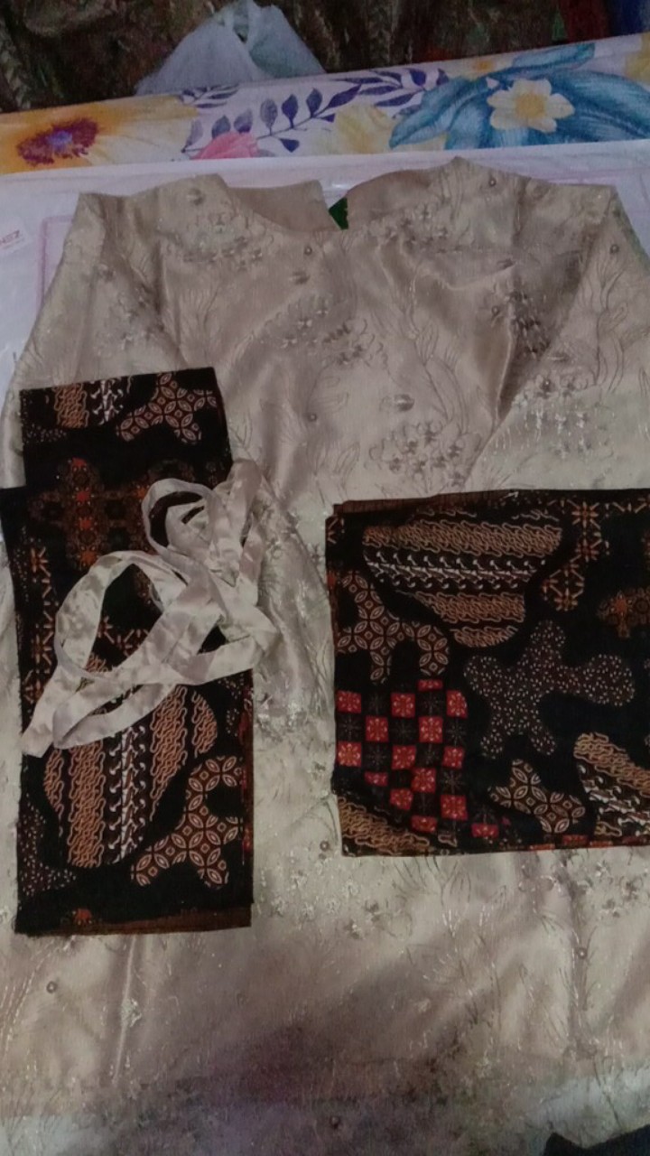 Maura Couple - Sania Ruffle Batik Couple Ori Ndoro Jowi Garansi Termurah Shopee - Aziza Batik Couple