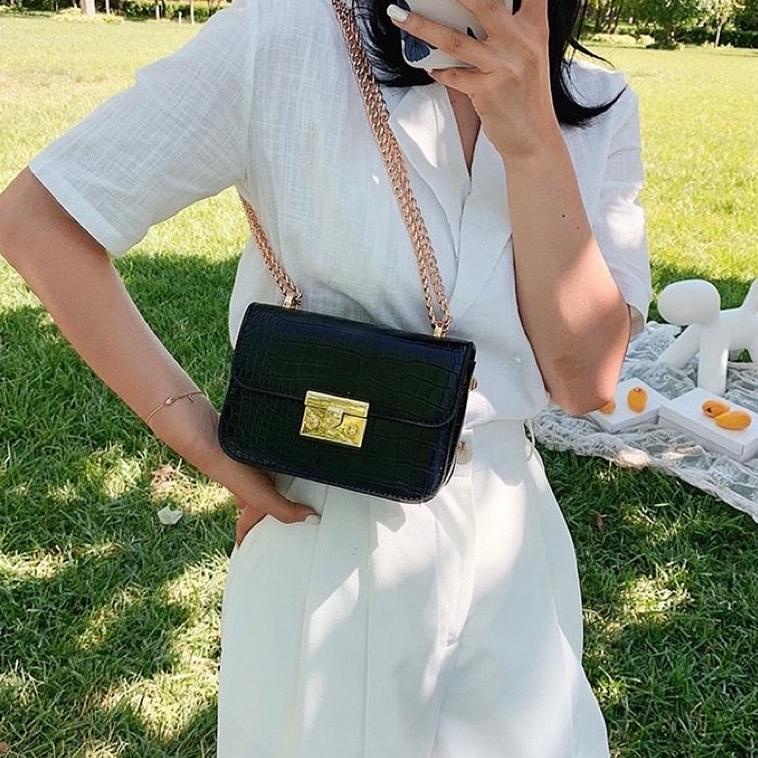 Ck Woden Boxy Croco Chain Ori [FREE PAPERBAG  FREE BUBBLEWRAP] "SDD. 957809"