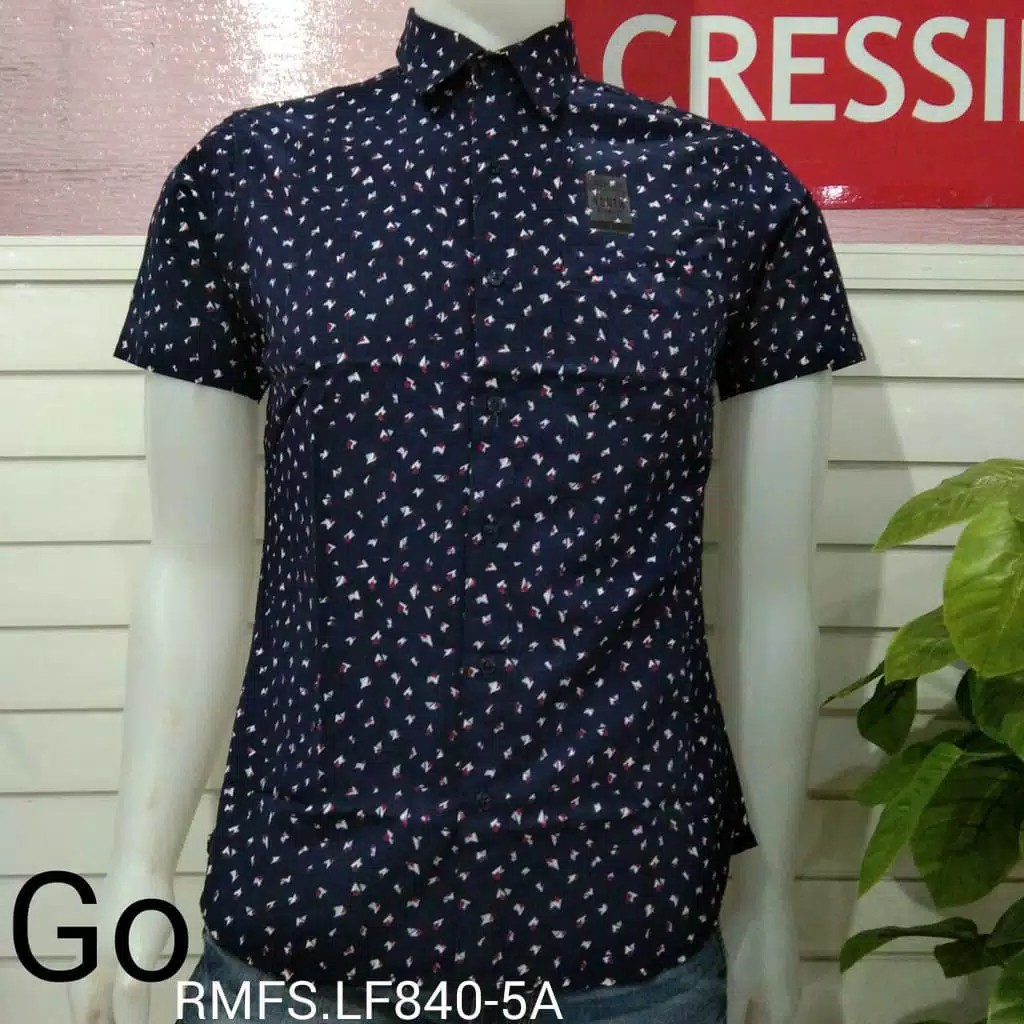 gos  CRESSIDA KEMEJA PRIA SLIMFIT Kemeja Casual Kemeja Lengan Pendek