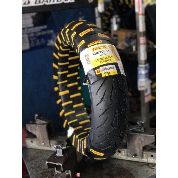 Ban pirelli diablo rosso scooter 120/70-14