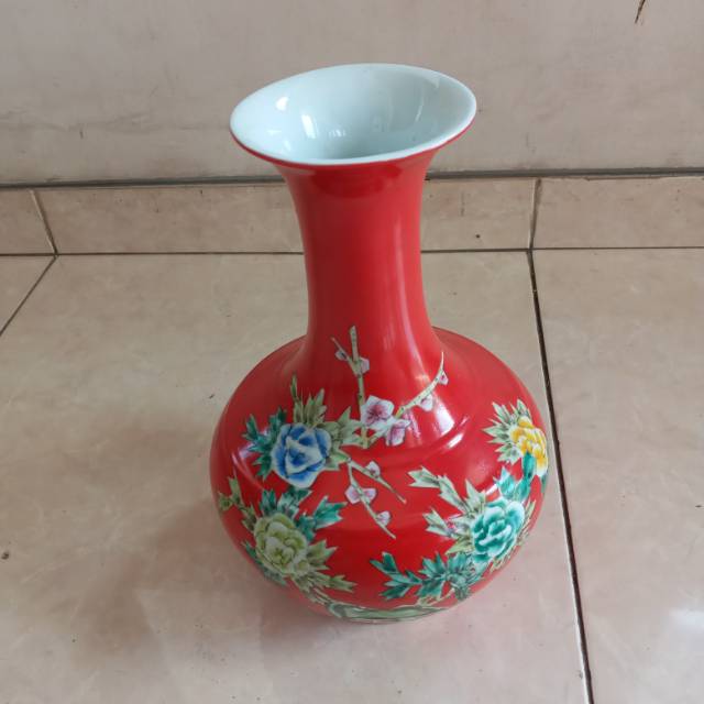 Keramik Antik Guci Merah