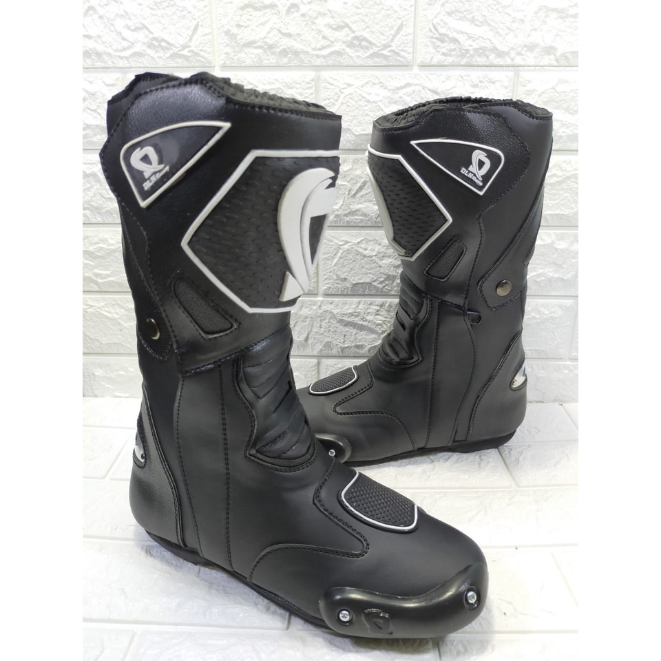 Sepatu Balap Road Race