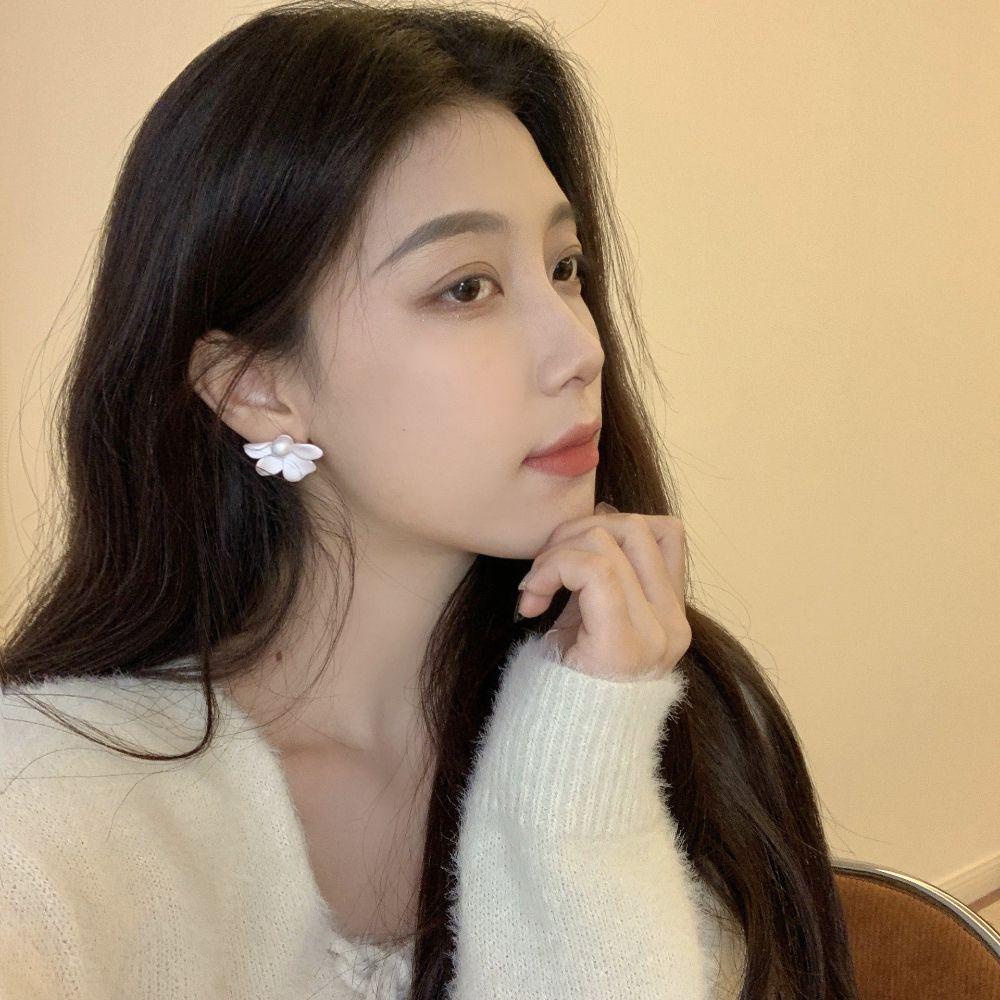 Agustina Wanita Stud Earrings Musim Semi Musim Panas Sederhana Fashion Match Cahaya Mewah Perhiasan Telinga Temperamen Kelopak Bunga Stud Earrings