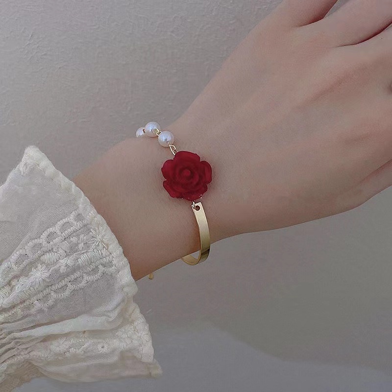 Perhiasan Gelang Wanita Motif Bunga Mawar Merah / Putih Aksen Mutiara Butterfly Gaya Korea Untuk Hadiah