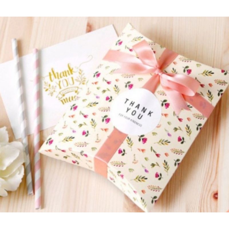 

Mini Hampers / Mini hampers Pillow Box / Hampers / Pillow Box / hampers pillow box / hampers lucu / hampers mungil