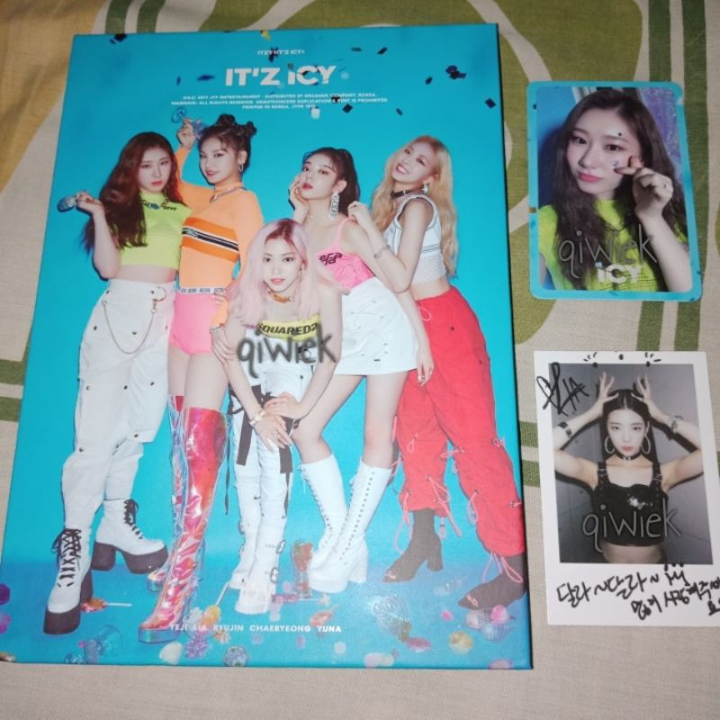 Album ITZY ICY BACA DESKRIPSI