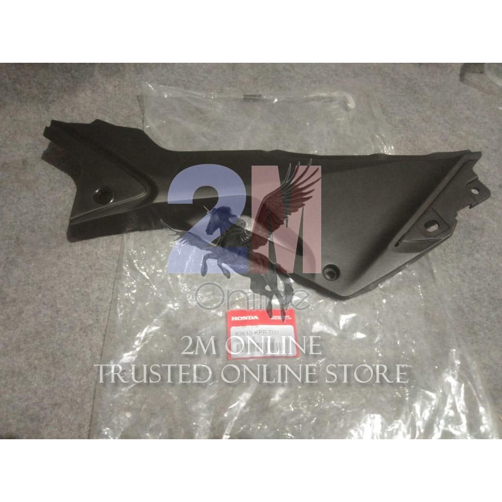 2m COVER TUTUP BOX AKI CBR150R KIRI ORI AHM 83610-KPP-T00
