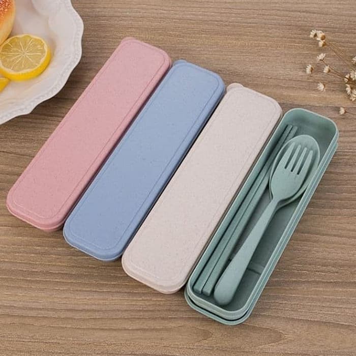 SET 4IN1 PERALATAN MAKAN SENDOK GARPU SUMPIT WADAH TRAVEL ANTI DEBU BAKTERI KOTAK JERAMI PORTABLE