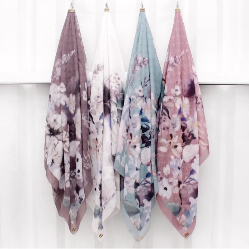 Buttonscarves Le Fleur Series