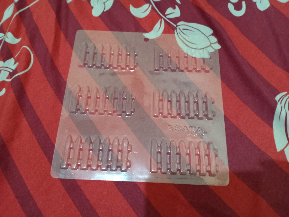 Mika Coklat Pagar Rumah