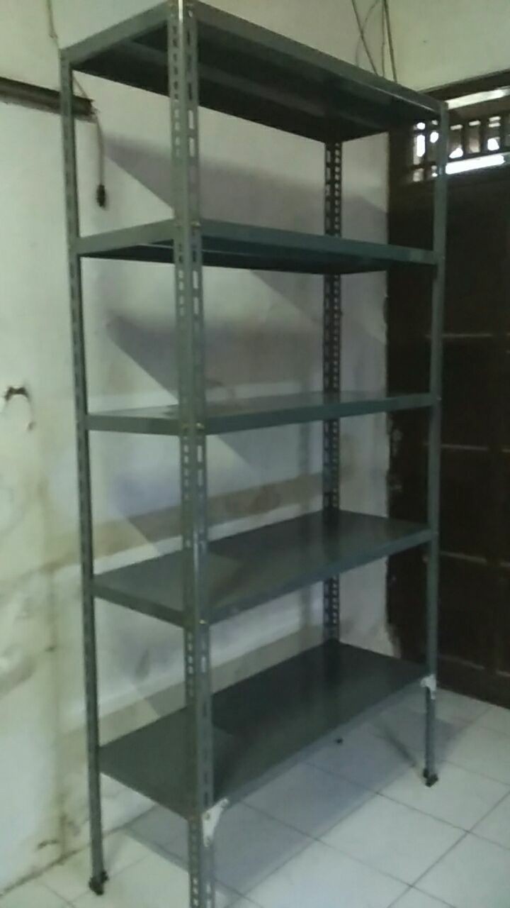 Rak Gudang Super Dengan Sepatu Karet