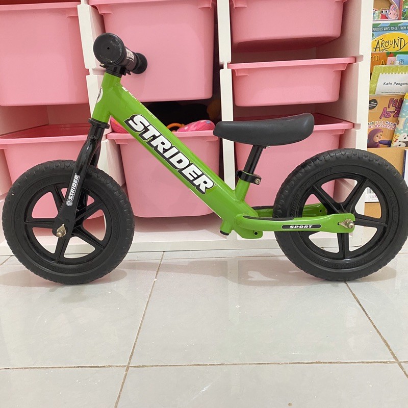 preloved sepeda anak balance bike merk STRIDER