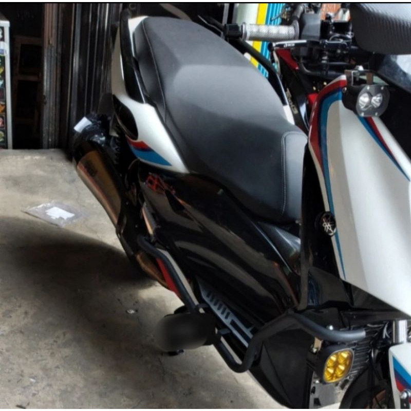 Crashbar XMAX 250 Tubular Pelindung body  XMAX Dudukan Lampu