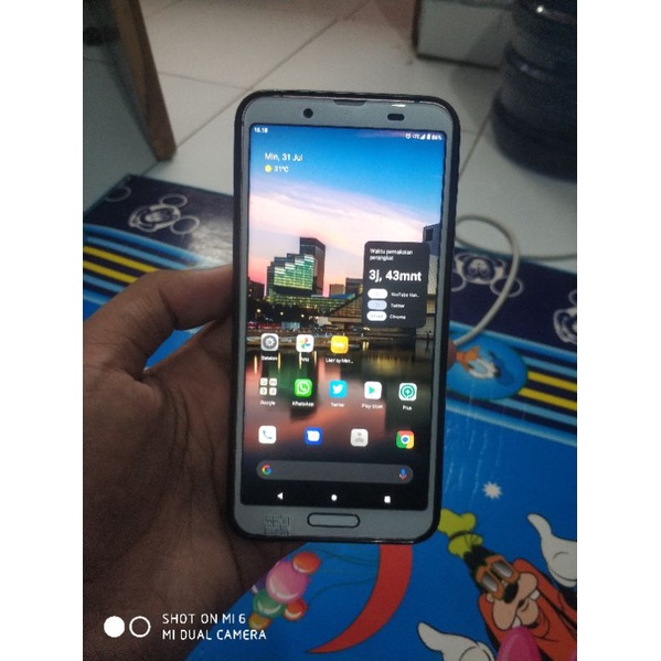 Sharp Aquos SHV45 Like New