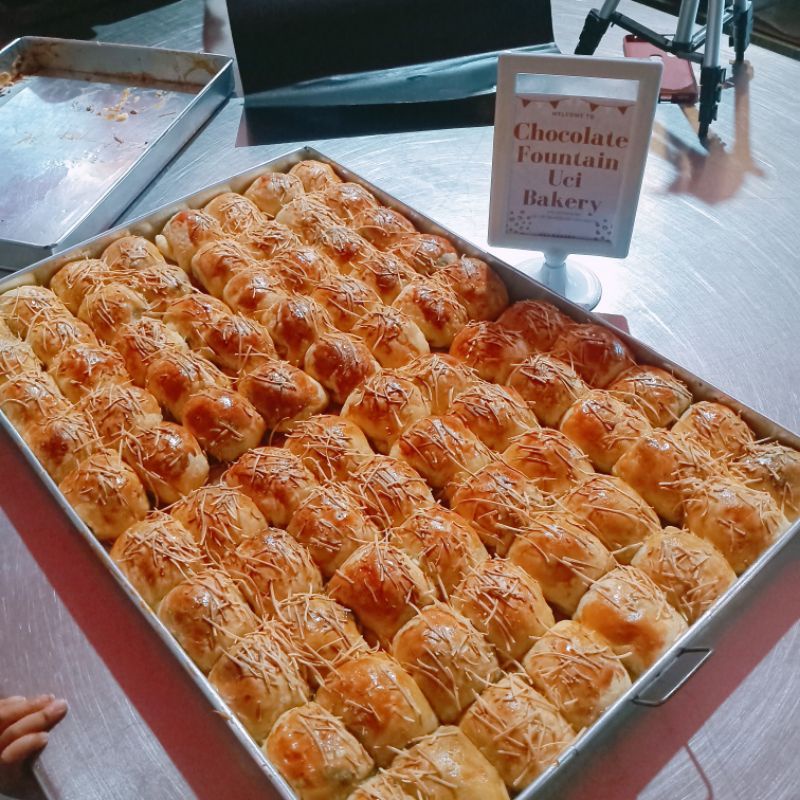 

BOLEN PISANG COKLAT KEJU SUSU UCI BAKERY